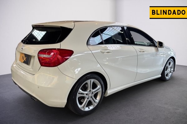 MERCEDES-BENZ A 200 1.6 TURBO URBAN 16V GASOLINA 4P AUTOMÁTICO 2013/2013